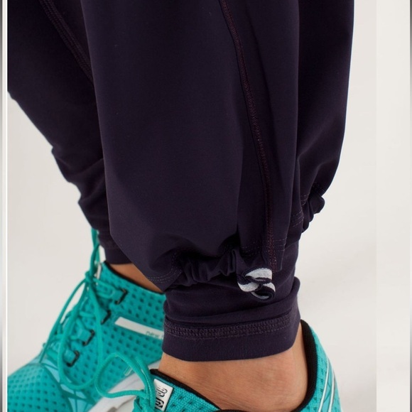 Lululemon Run: Dog Runner Pant Rulu Stretch Glyde W5721S Black Swan Size 4 - Picture 7 of 16